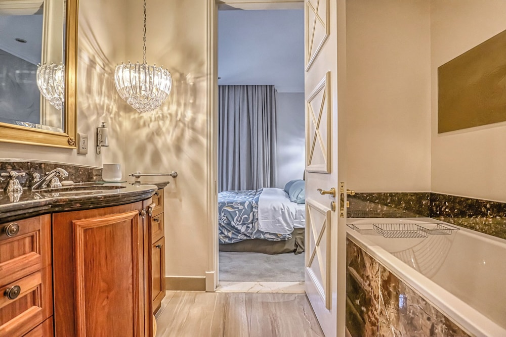 Luxurious Two-Bedroom Apartment