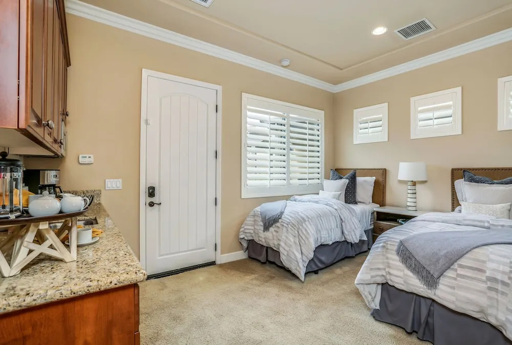 New Listing! Opulent 3-unit W/ Private Pool 7 Bedroom Home