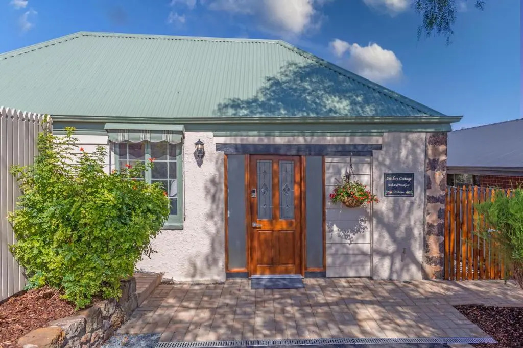 Settlers Cottage