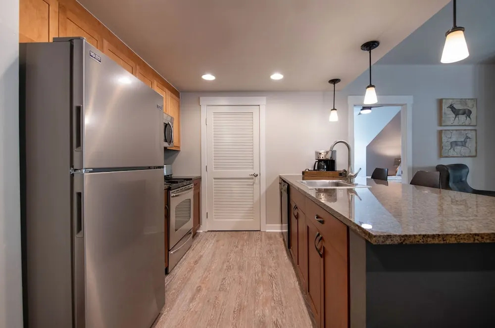 Ski Penthouse with Base View Private Deck - Fraser Crossing/Founders Pointe Premium-Rated 4675