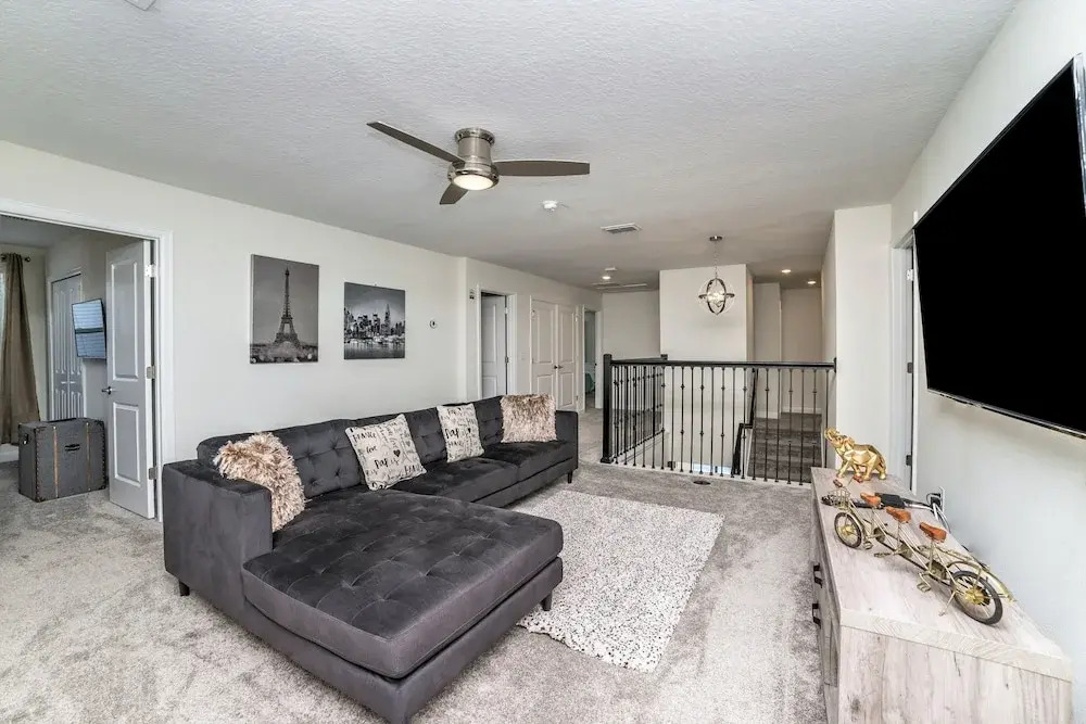 Cruden Villa Windsor At Westside 6