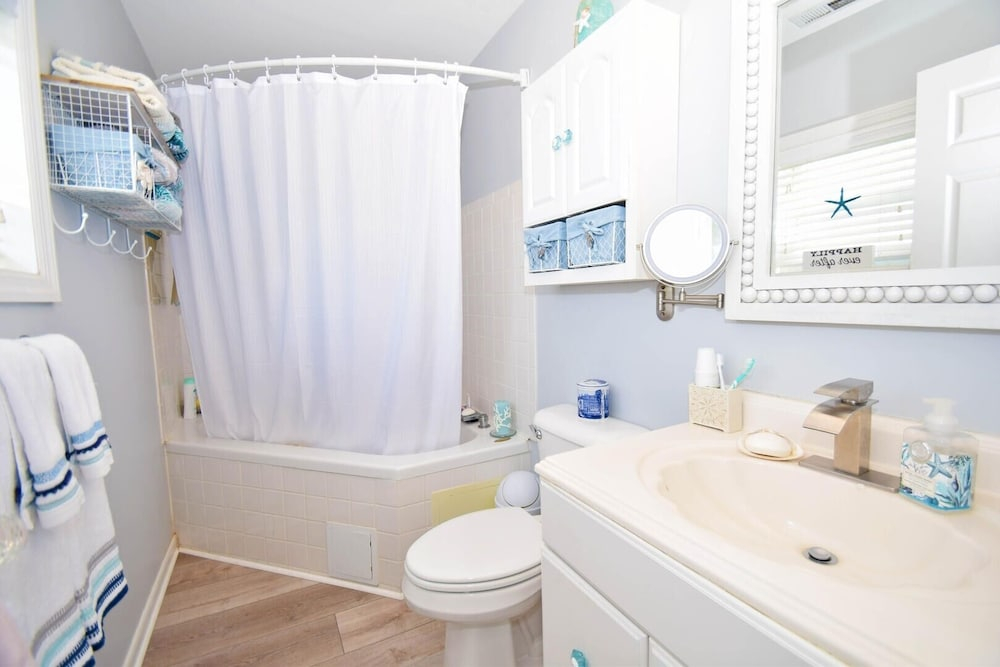 Montego Bay-colonial Drive 13339 3 Bedroom Home