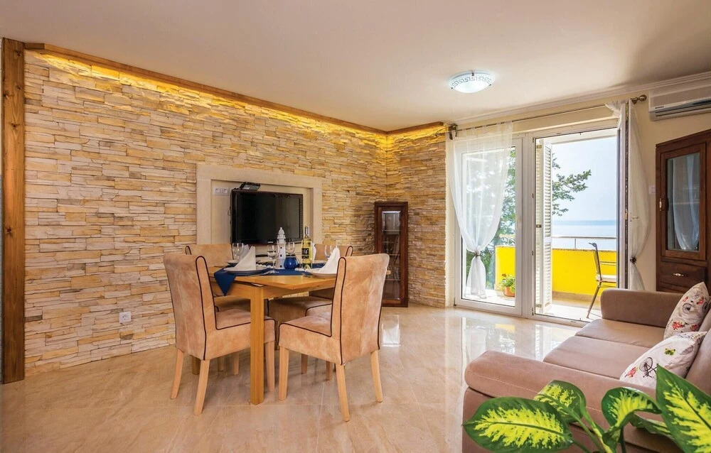 Awesome Home in Klenovica With Wifi and 2 Bedrooms