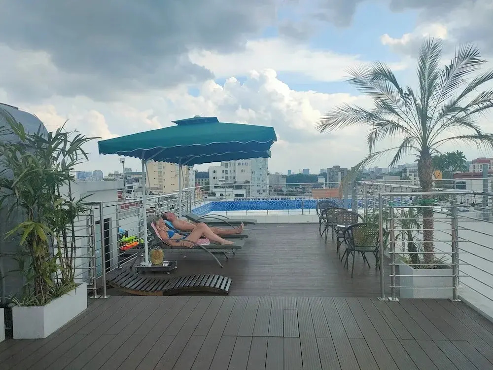 Luxe Paradise Premium Hotel Pham Hong Thai