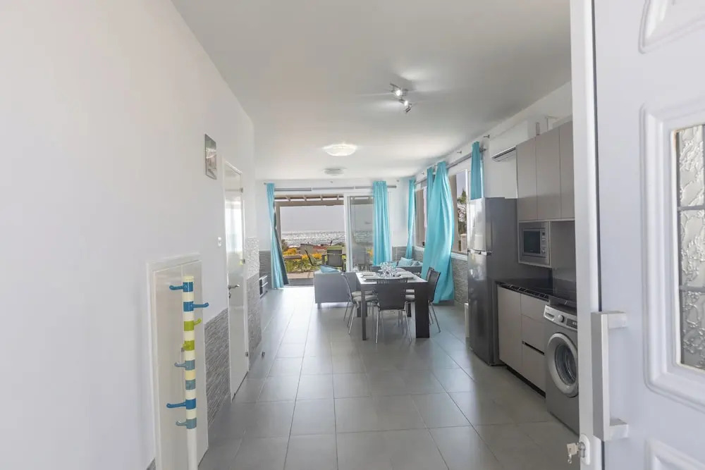 Villa Suri, Luxury Seafront Villa