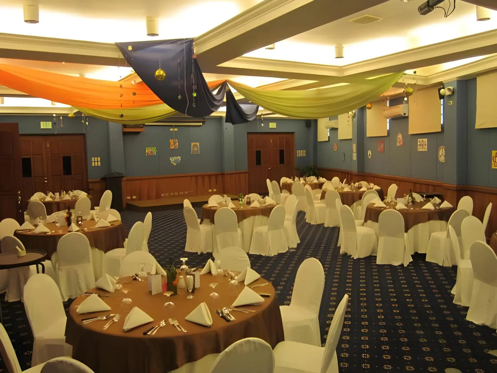 Oasis Hotel