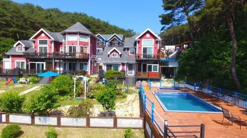 Gyeongju Magic Castle Pension (Pets Friendly)