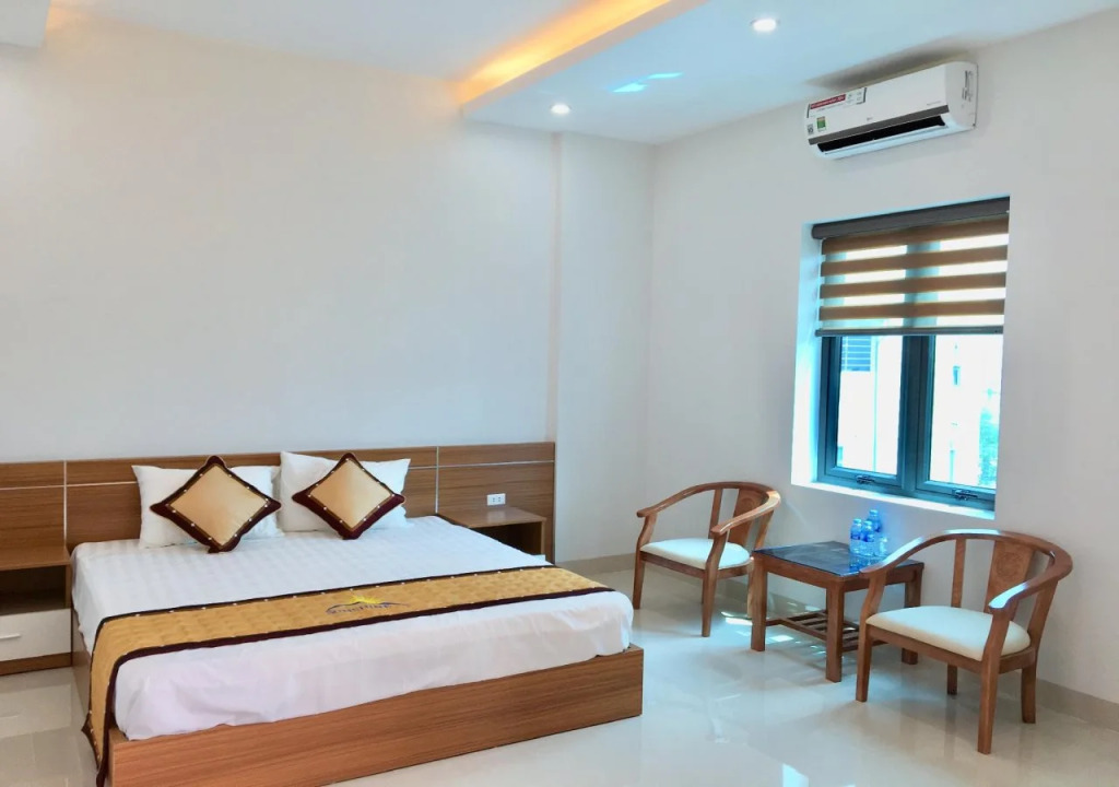 Sunshine Hotel