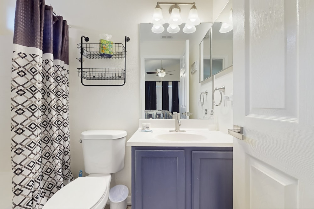Radiant Retreat With Private Pool, On-site Golf, Board Games, AC, & W/D