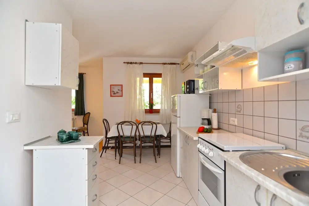 Apartment 739