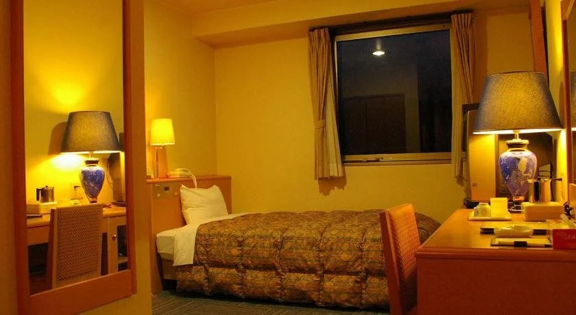 Riverside Hotel (Gojo)