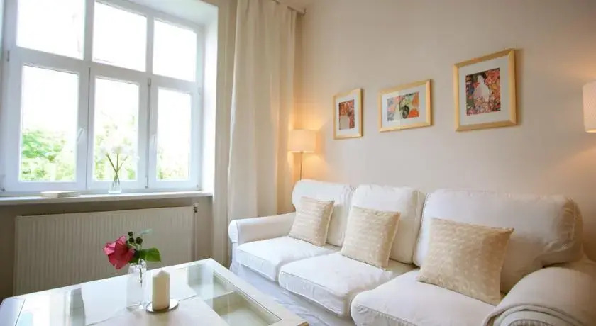 Apartment Elegant Living