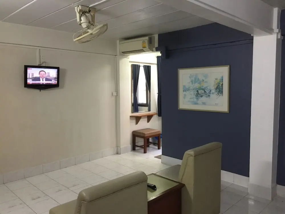 OYO 335 Top Inn Khaosan