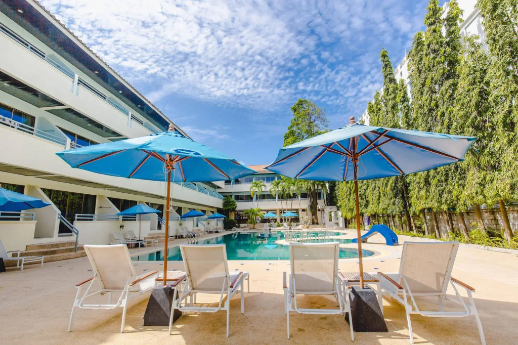Karon Whale Resort