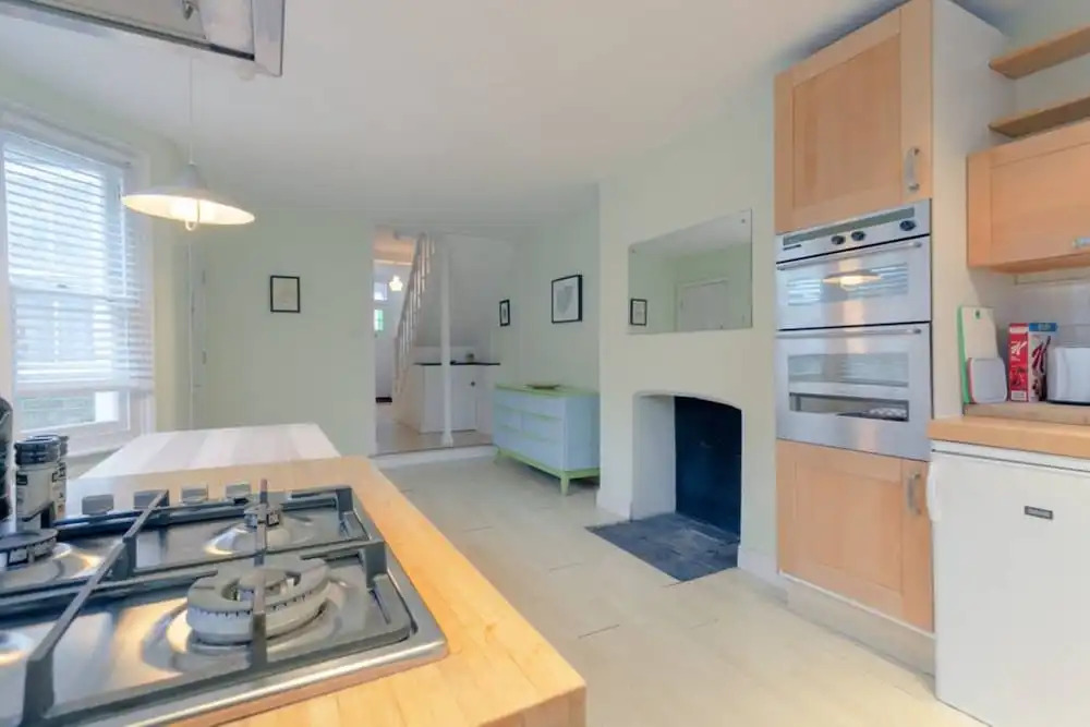 2 Bedroom House in Kensal Green