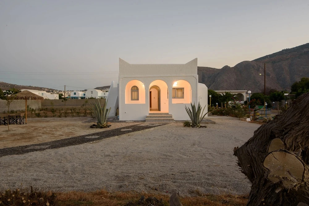 Villa George Santorini
