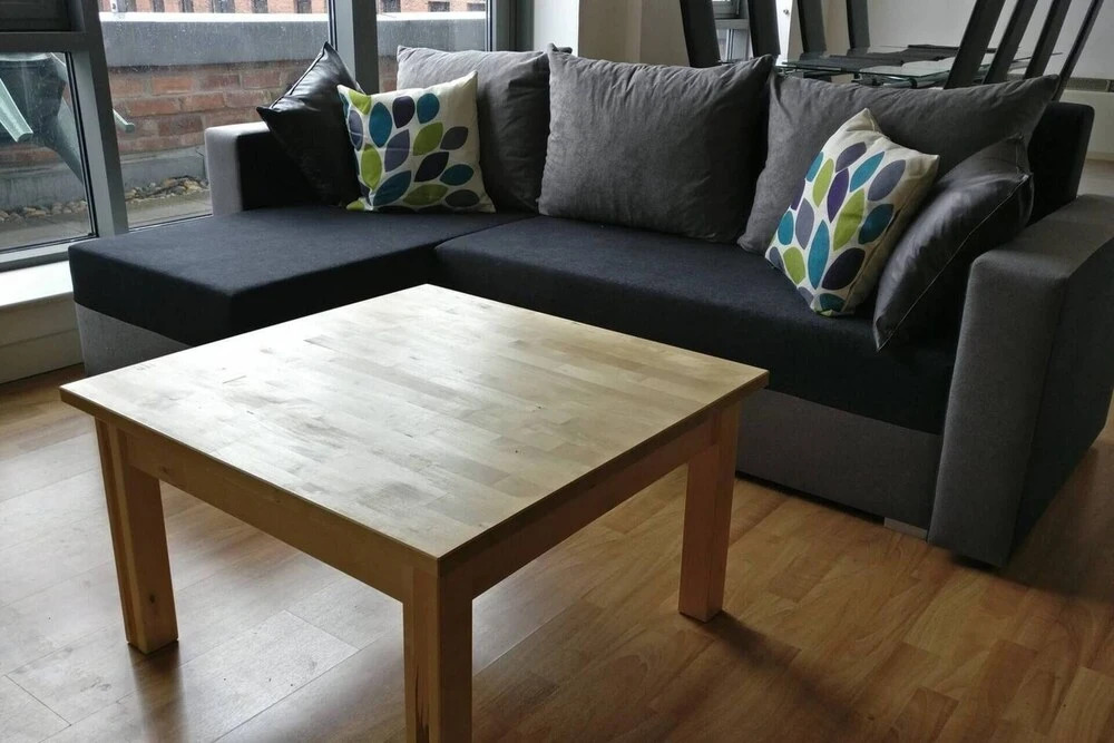 Beautiful City Centre 2-bed Apartment With Balcony