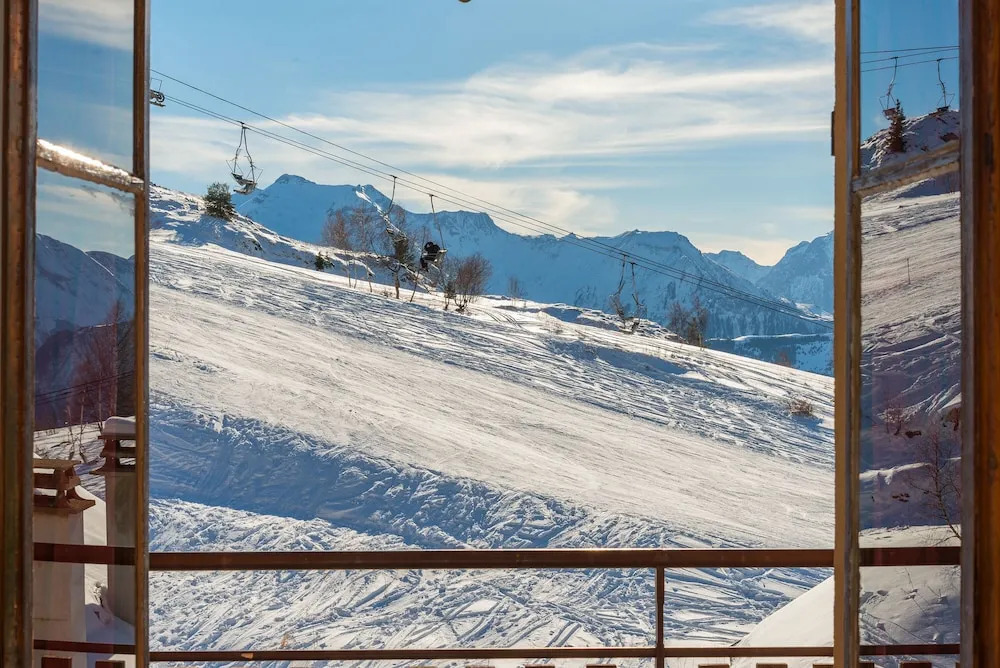 Klubhotel Le Refuge by Skinetworks