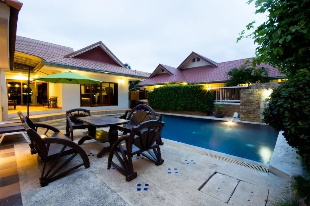 The Time Family 5 Bedroom Villa 92