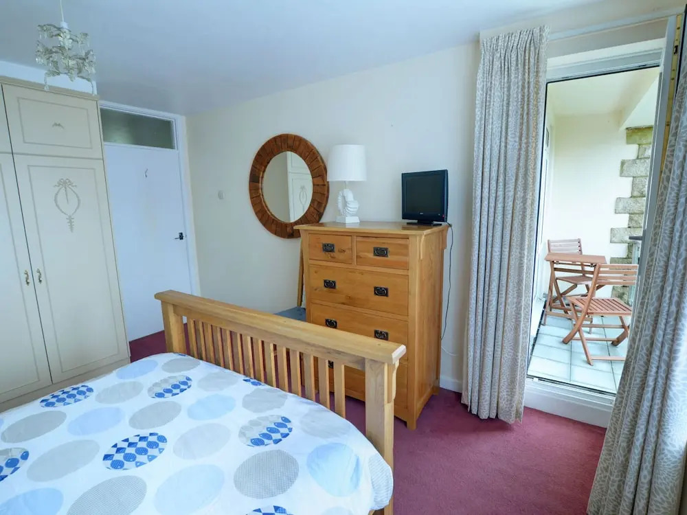Modish Holiday Home in Swanage With Garden