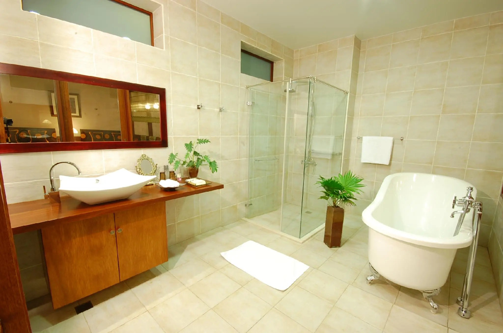 March Three Inn