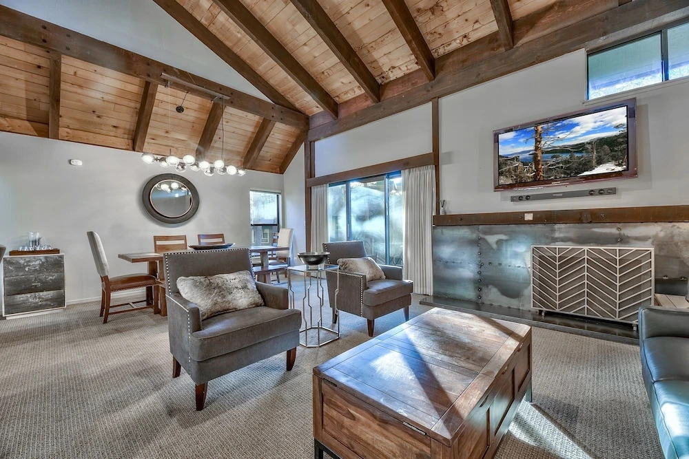 Instagrammable Townhome Steps From Lake Tahoe â€“ Sleeps 10! 4 Bedroom Townhouse by RedAwning