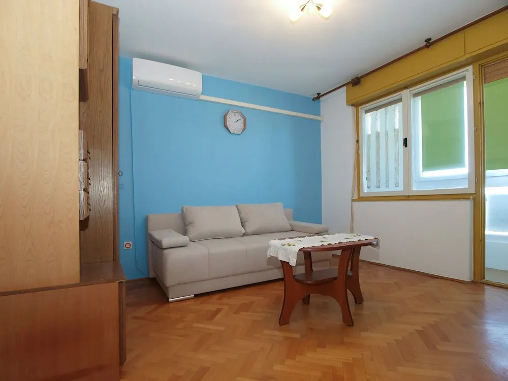 Apartment 1922