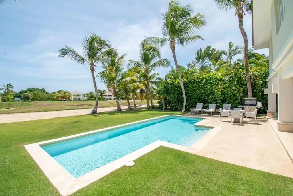 Luxury Golf-front Villa With Golf Cart Close to the Beach in Exclusive Resort