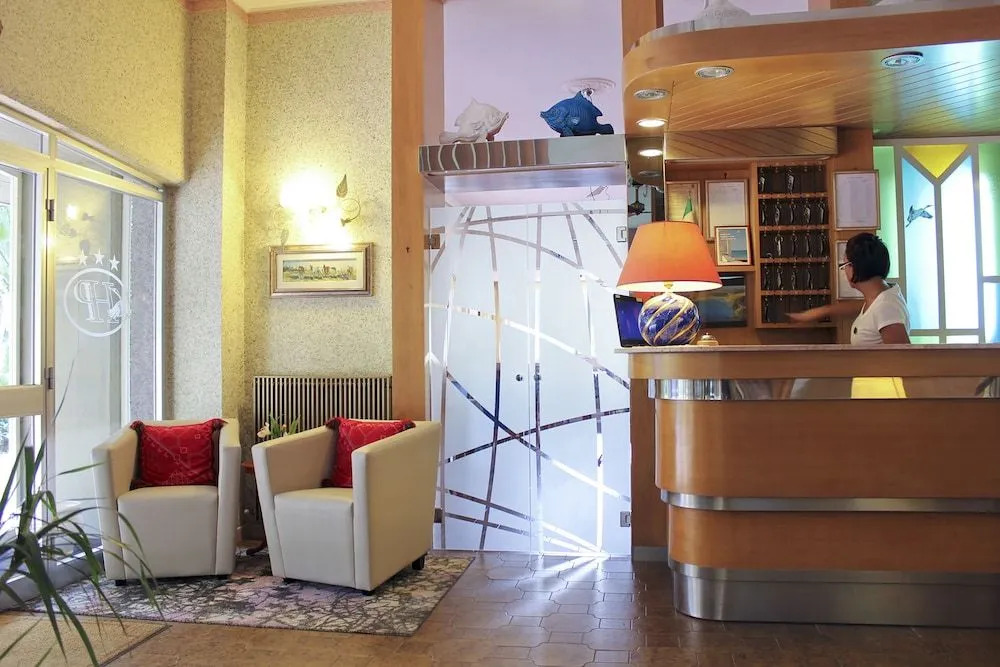 Hotel Parco dei Pini - 100mt dal Mare