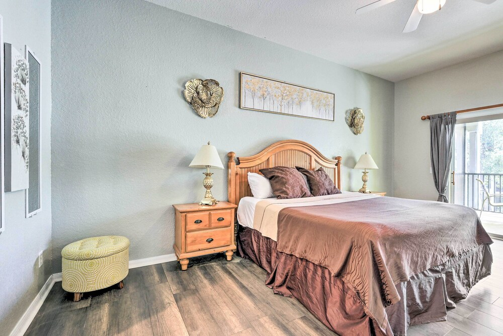 Bahama Bay Condo w/ Patios < 10 Mi to Disney!