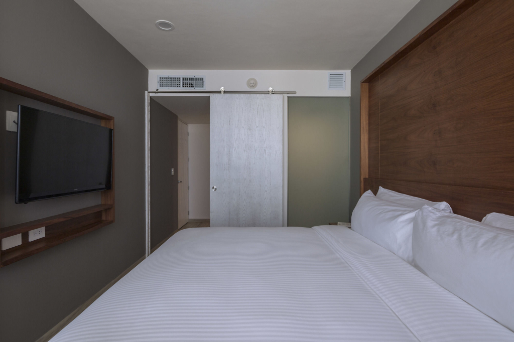 Newport House Playa Boutique Hotel - Beach Club Access