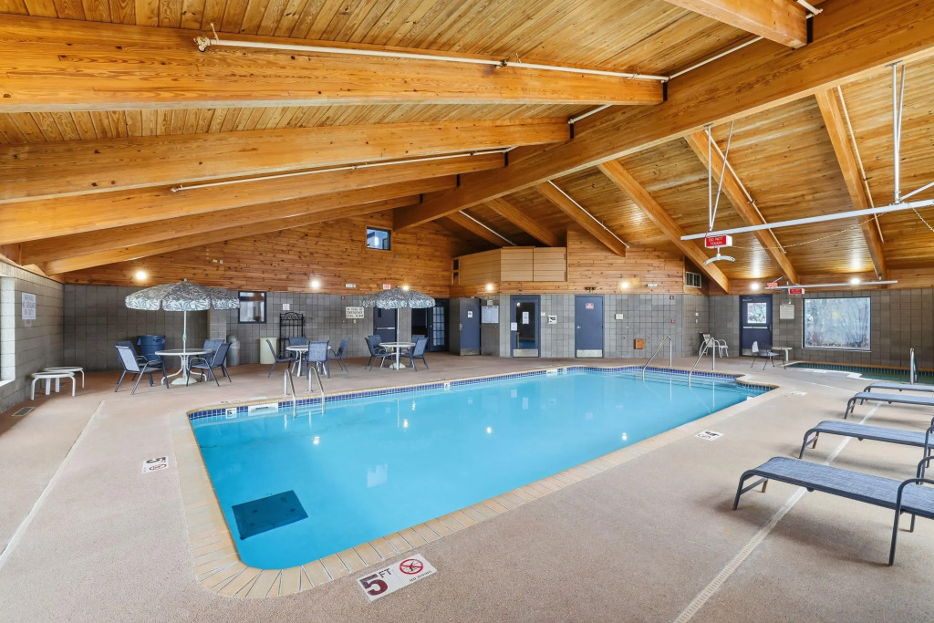 AmericInn by Wyndham White Bear Lake St. Paul