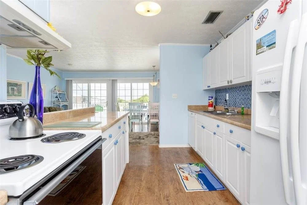 Playa Haus 4 Br home by RedAwning