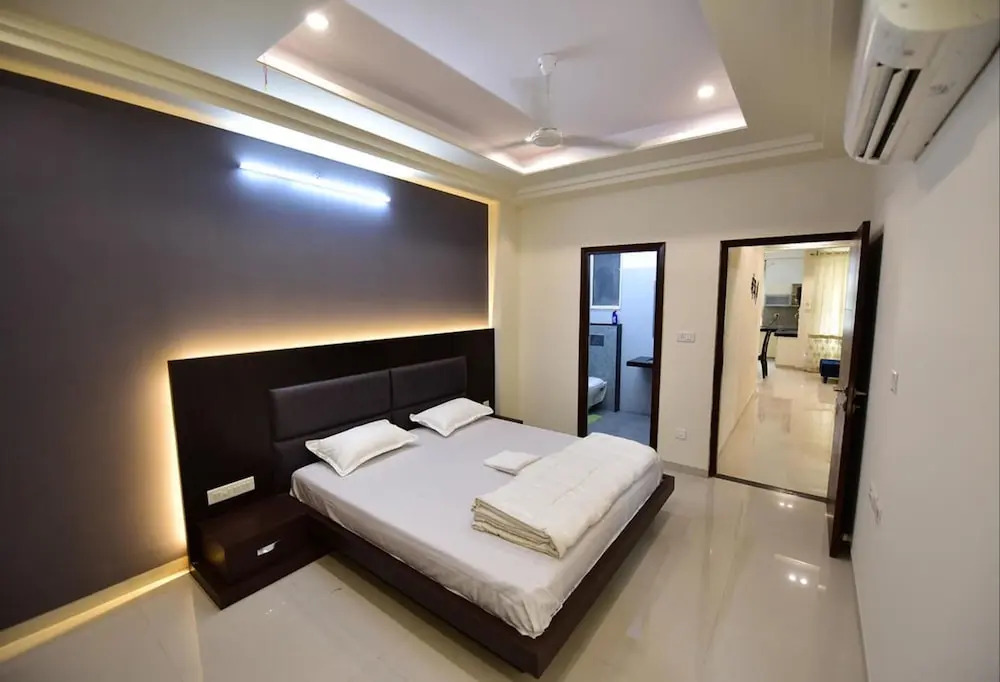 StayEden - Modern & Upscale 3BHK Airport