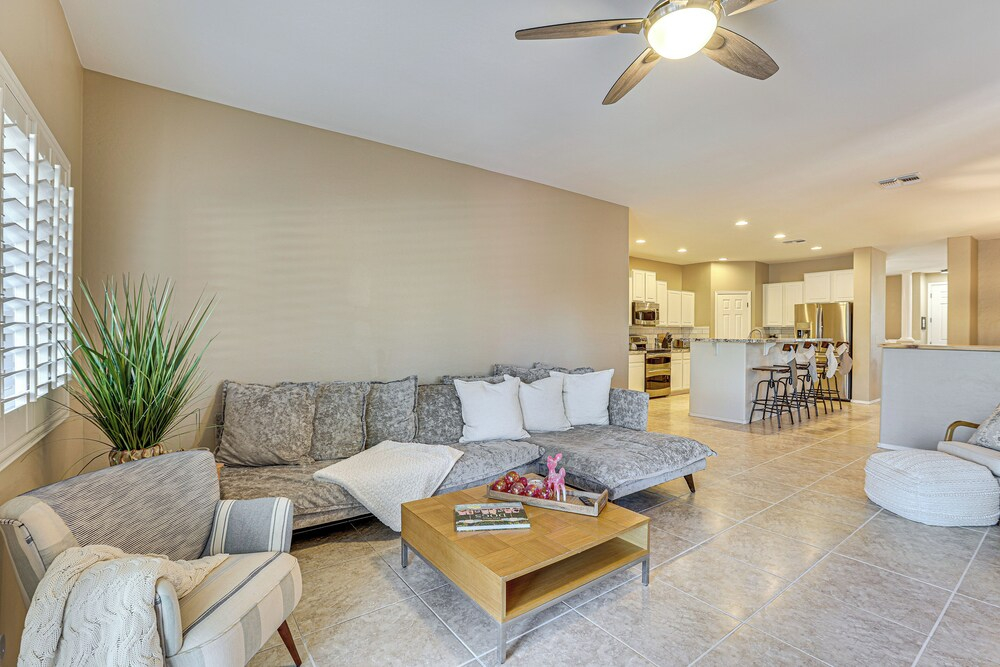 Family-friendly Goodyear Oasis: Fire Table, Pool!