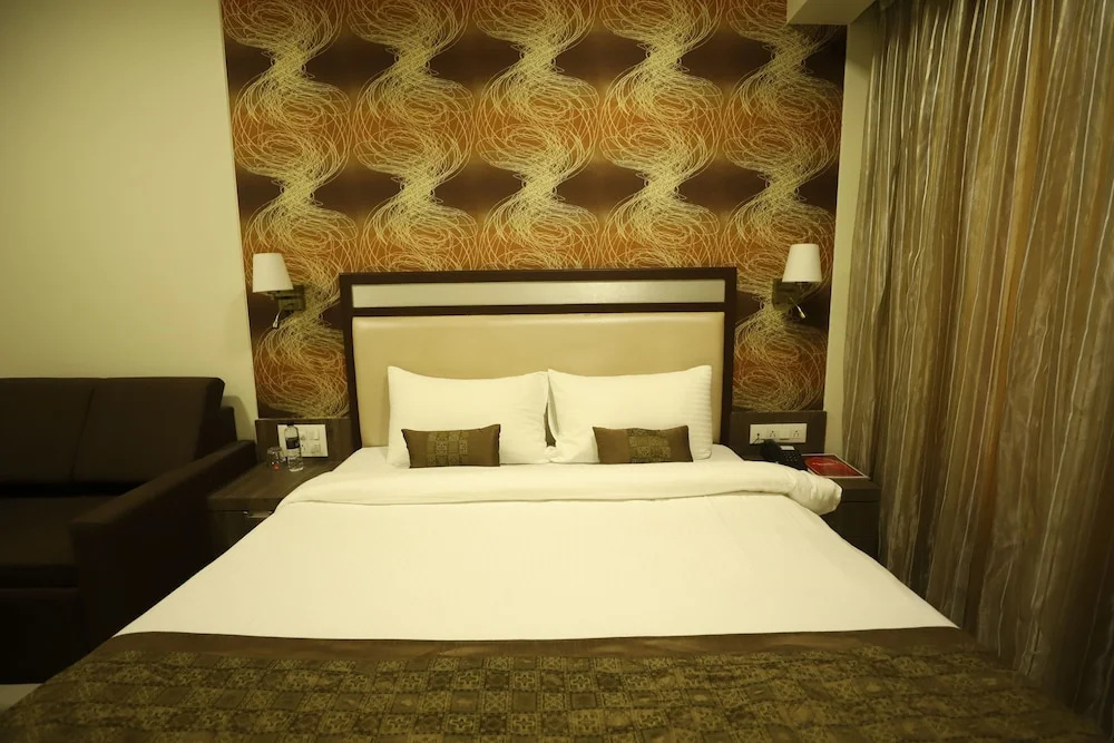 Hotel Seven Sky