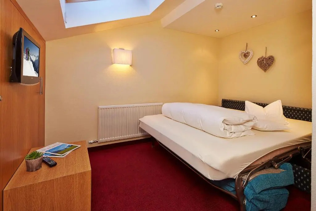 Hotel Garni Maria Theresia - Official Ötztal Summer Card Partner