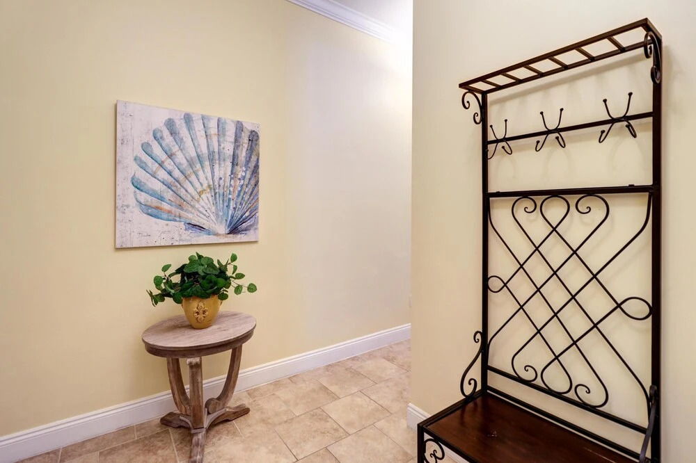 413 la Valencia Circle by BlueSwell