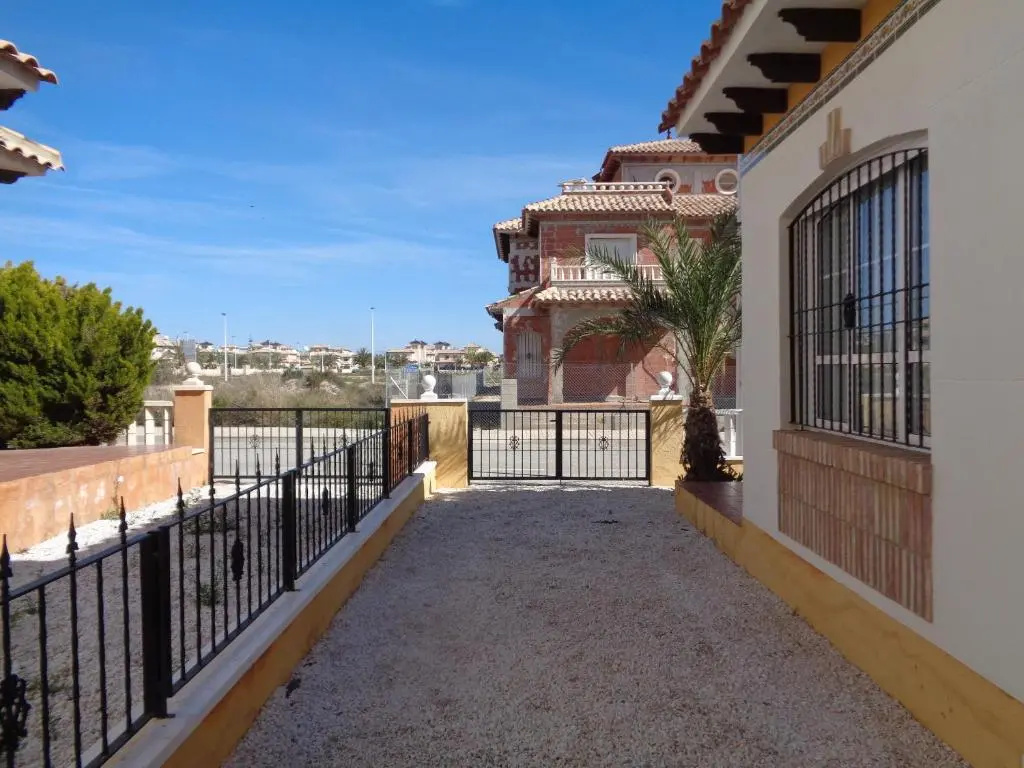 Luxurious house in La Marina at El Pinet beach