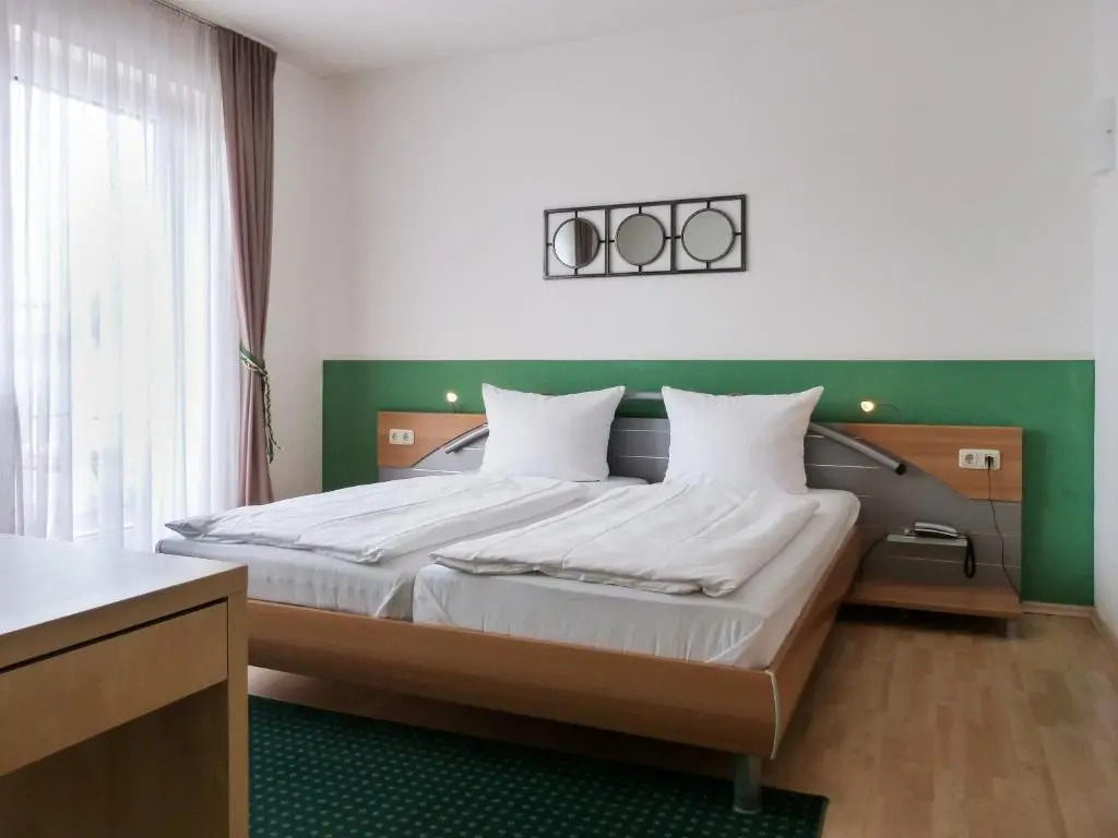 City Hotel