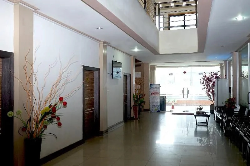 Oyo 629 Grand Vella Hotel
