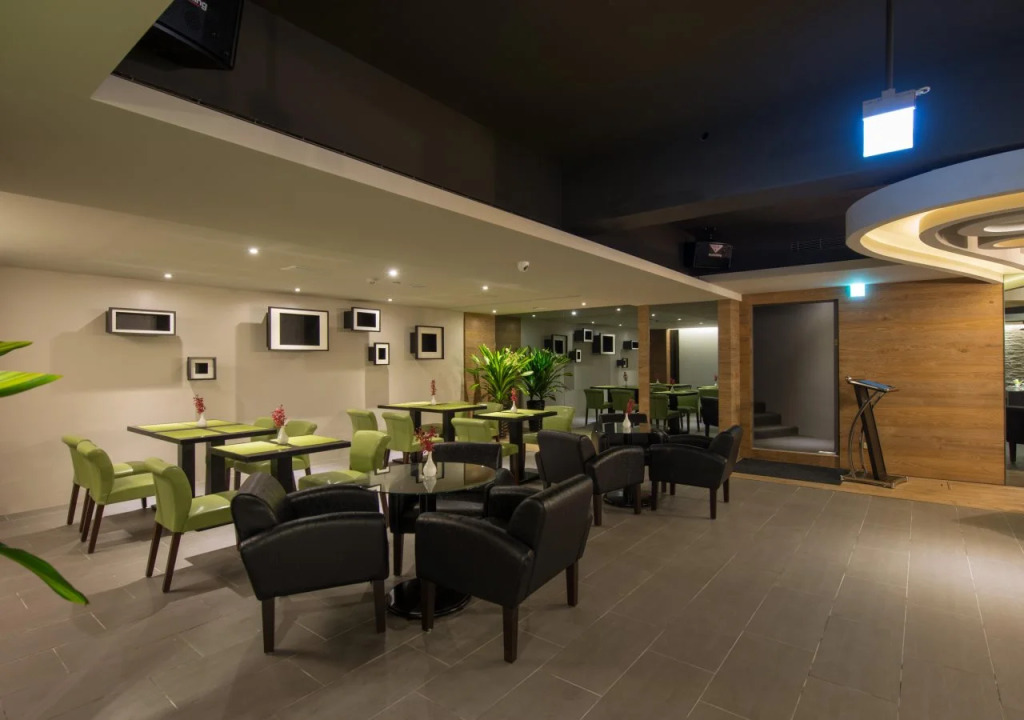 Simple + Hotel