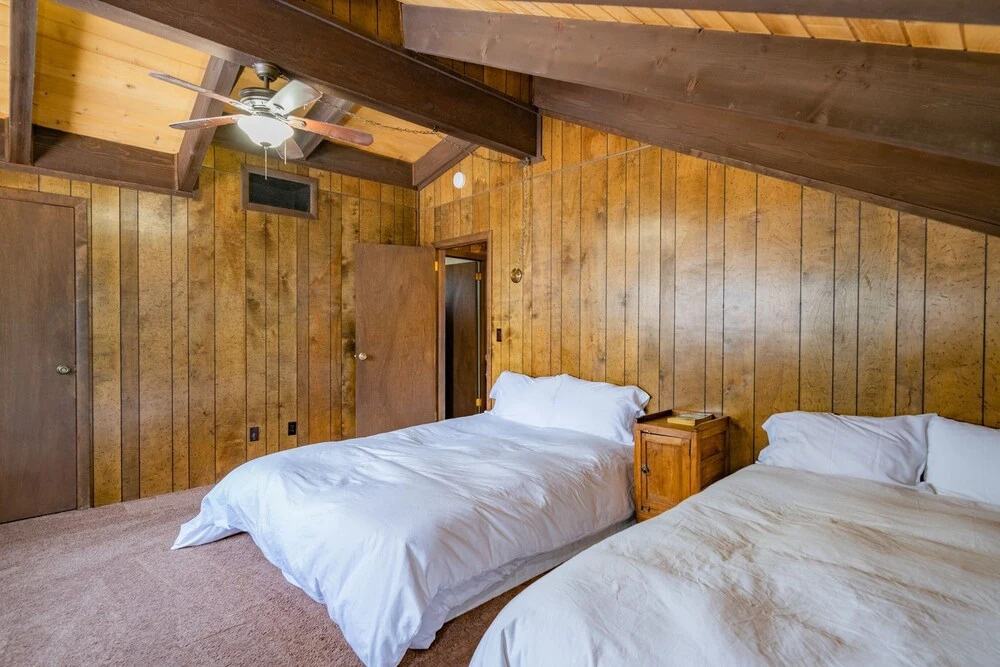 Hope's Cabin - Free Ski/snowboard Rental! - 2br/1.5ba/fireplace/barbeque 2 Bedroom Home