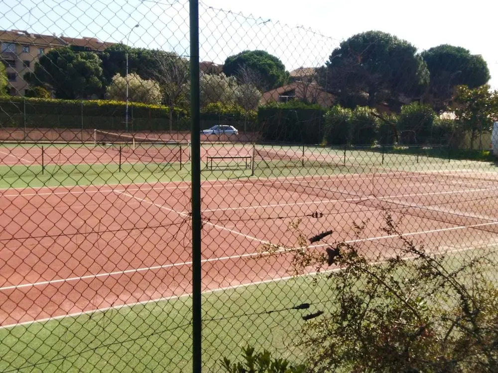 Studio in Fréjus, with Wonderful City View, Shared Pool, Furnished Balcony - 2 Km From the Beach