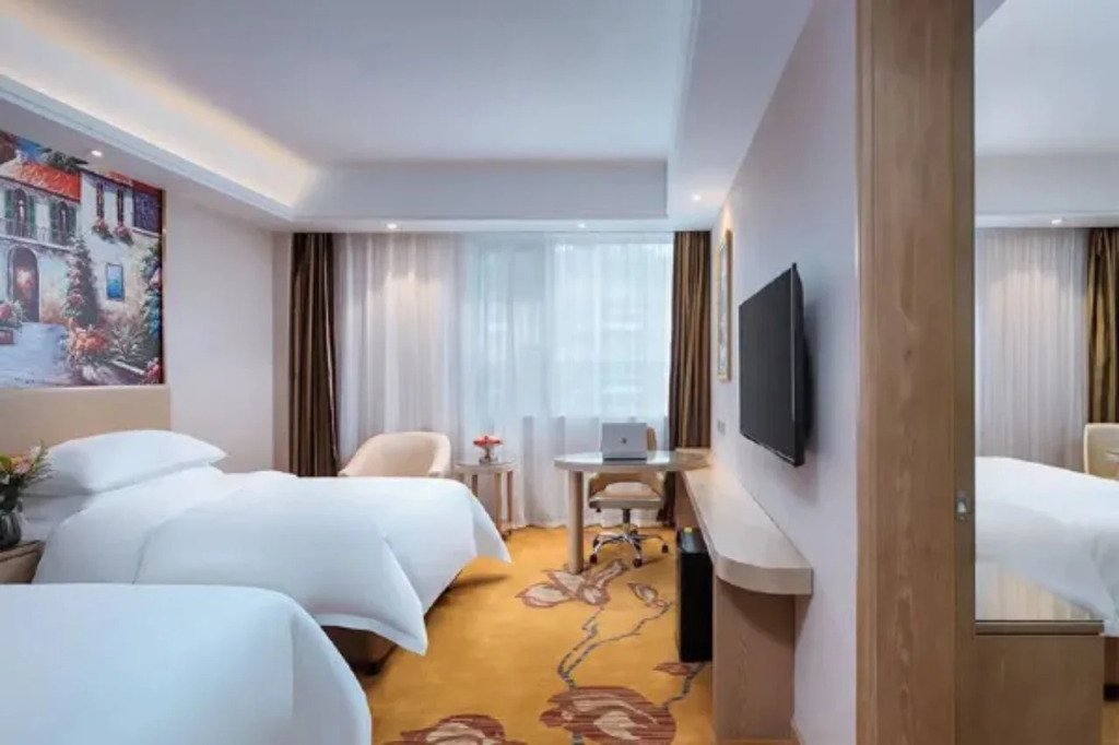 Vienna International Hotel (Nantong Haimen Pedestrian Street)