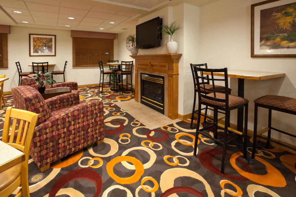 Holiday Inn Express & Suites - Worthington by IHG
