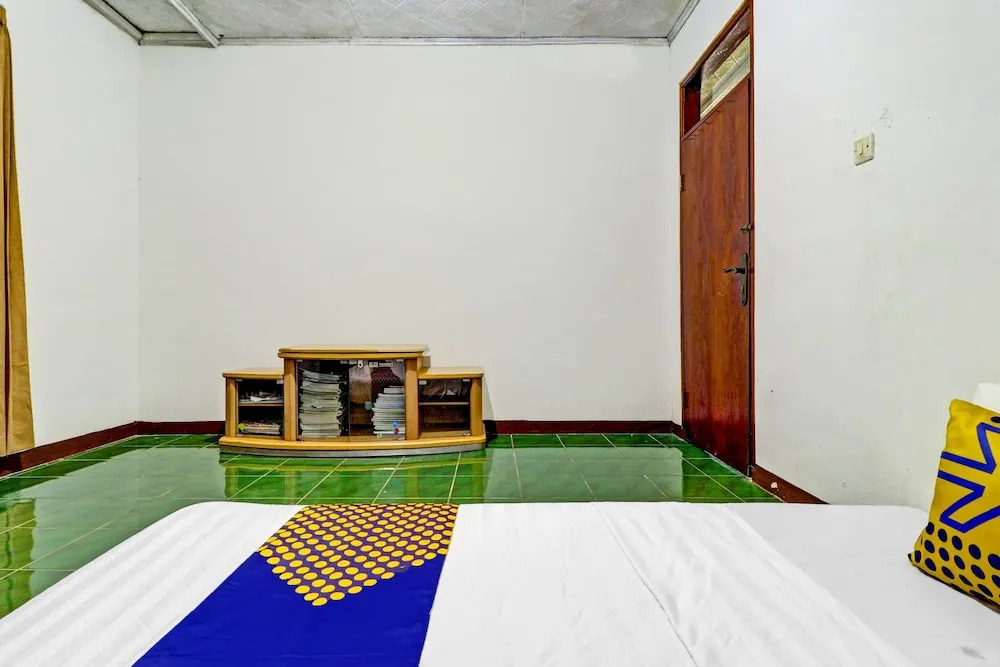 Cibeunying Homestay Cibodas Maribaya Homestays By Oyo Rooms