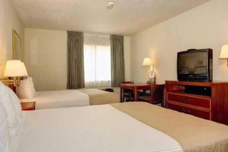 Magnuson Hotel on the Lake Clarksville