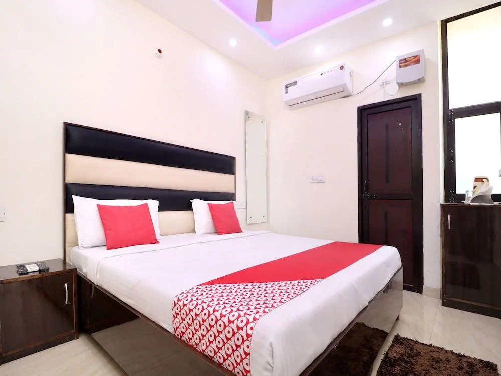 Hotel kb Square Near Chandigarh Railway Station