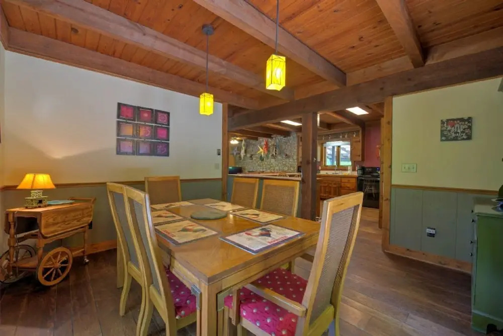 Red Nova - 3 Br Home